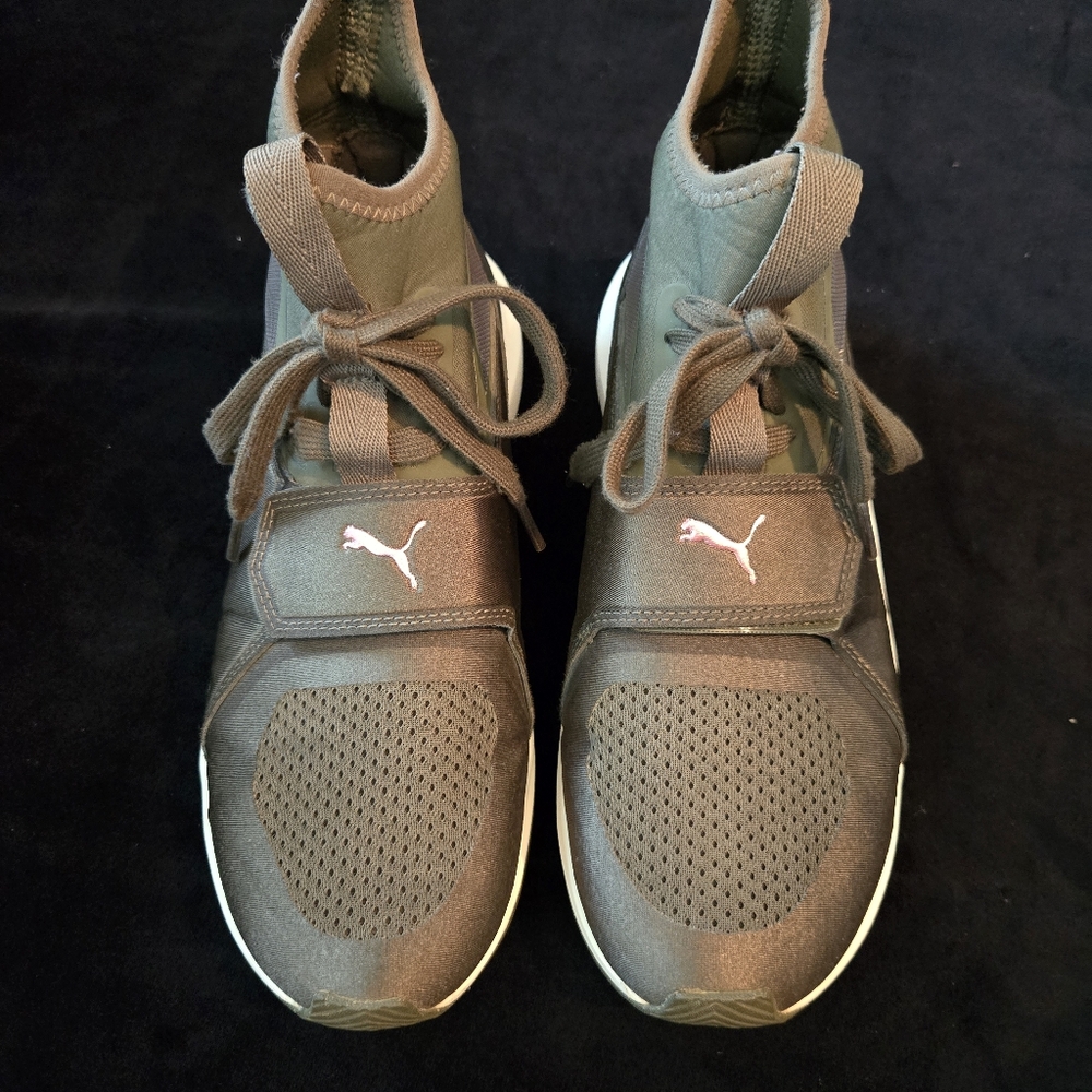 💚 Puma Fierce Core Olive Green Sneakers – Women’s Size 8 (US) / 8.5 (CDN) / UK